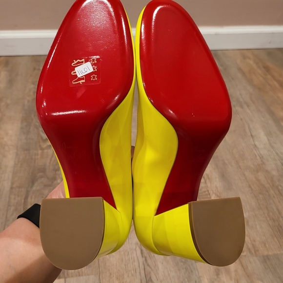 Yellow Patent Leather Women's Pumps - Picture 2 of 12